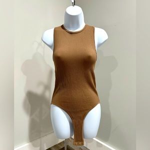 Women’s tan ribbed bodysuit 🍂